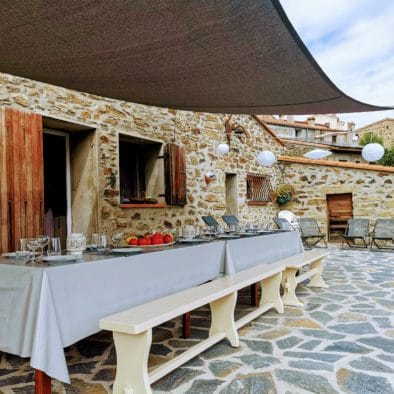 Terrasse privative mi ombragée